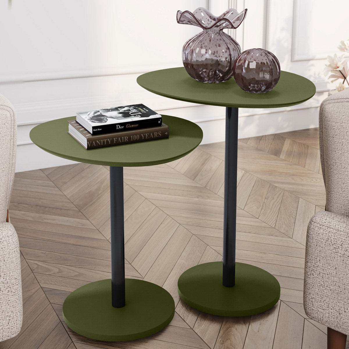 Conjunto 2 Mesas Laterais Design Vitta Orgânico Haste em Aço Preto para Decoração Apoio - LH Móveis