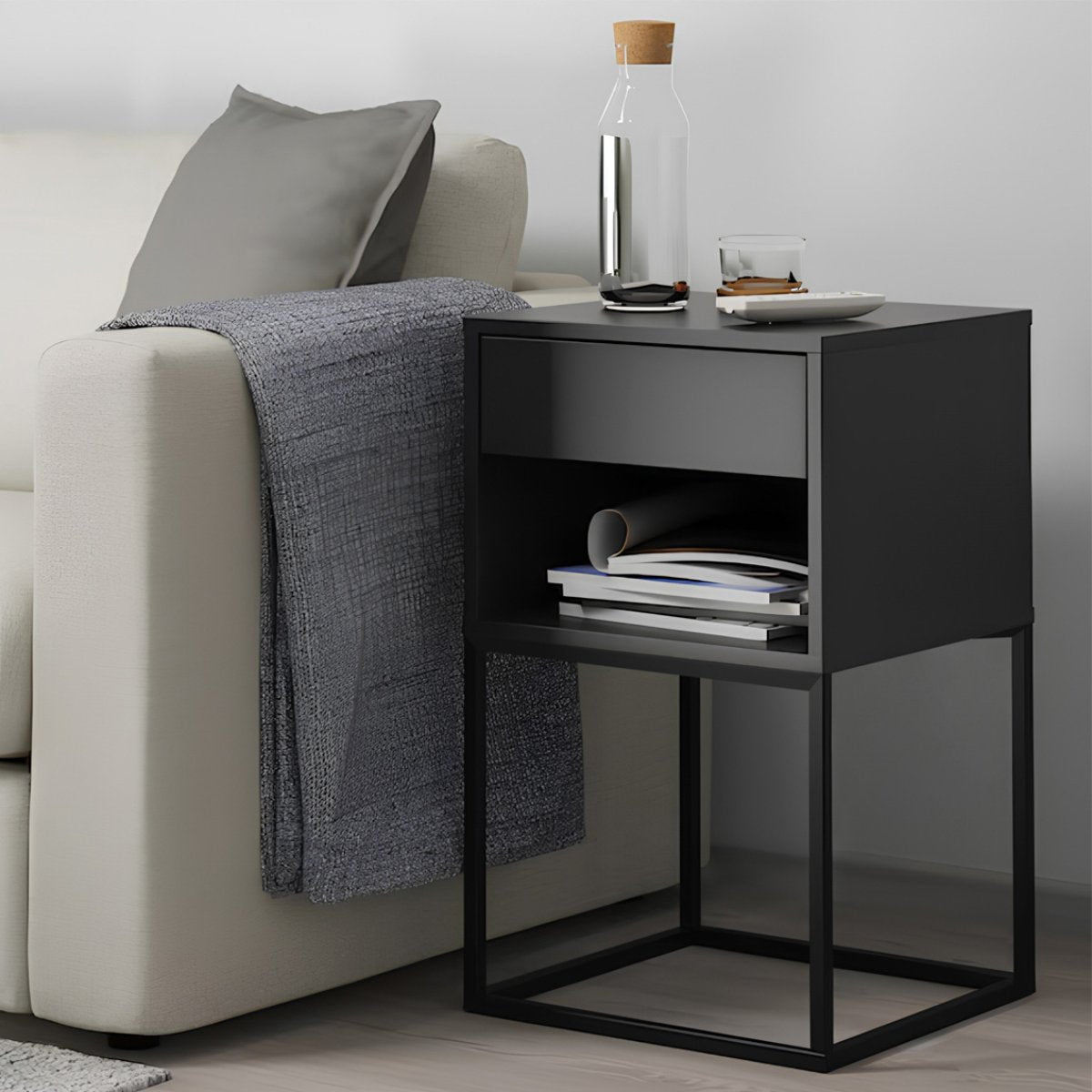 Mesa de Cabeceira Sofia com 1 Nicho Base de Aço 1 Gaveta Corrediça Telescópica - LH Móveis