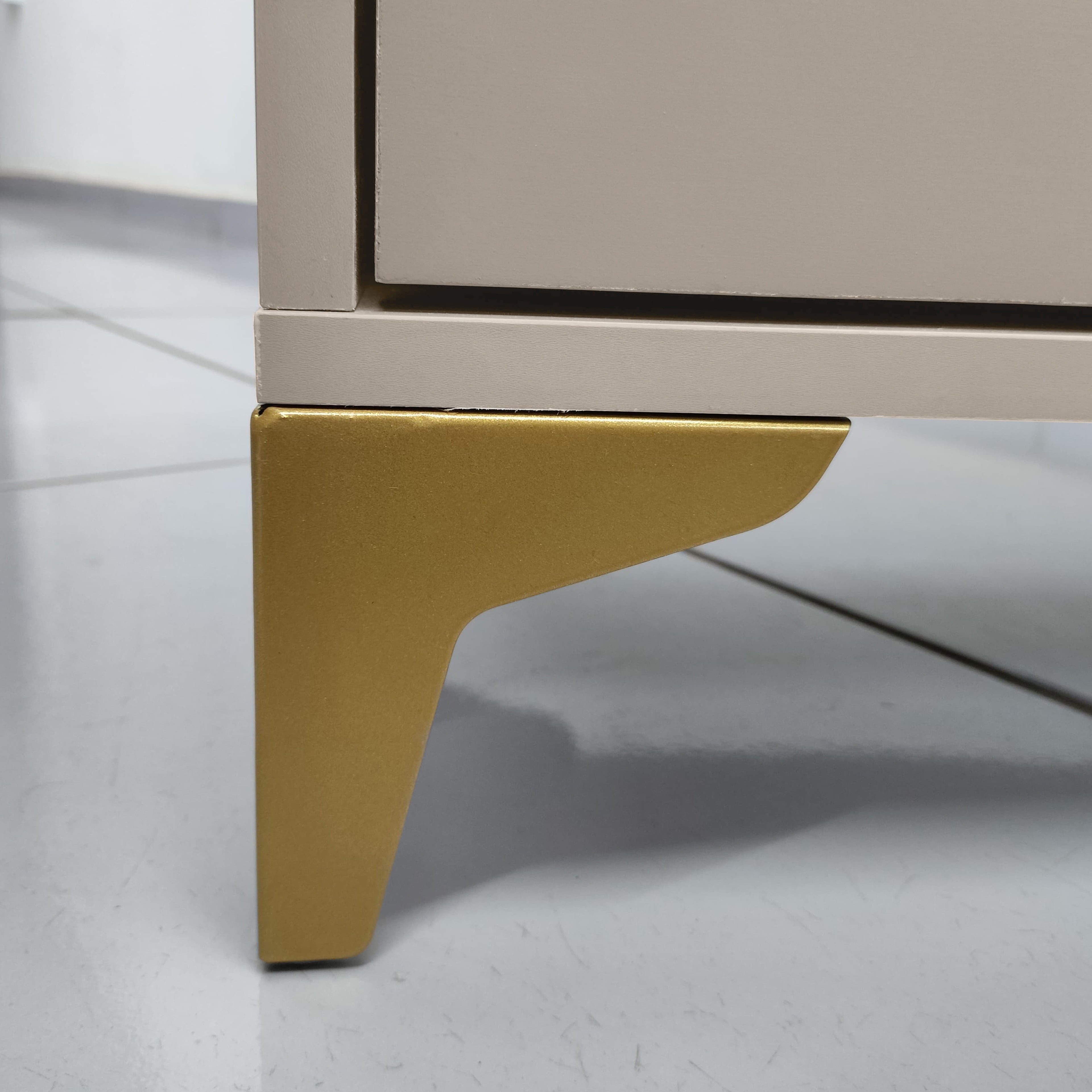 Kit 02 Mesa de Cabeceira Vegas com 1 Gaveta e Nicho Pés em Aço Design Moderno - LH Móveis