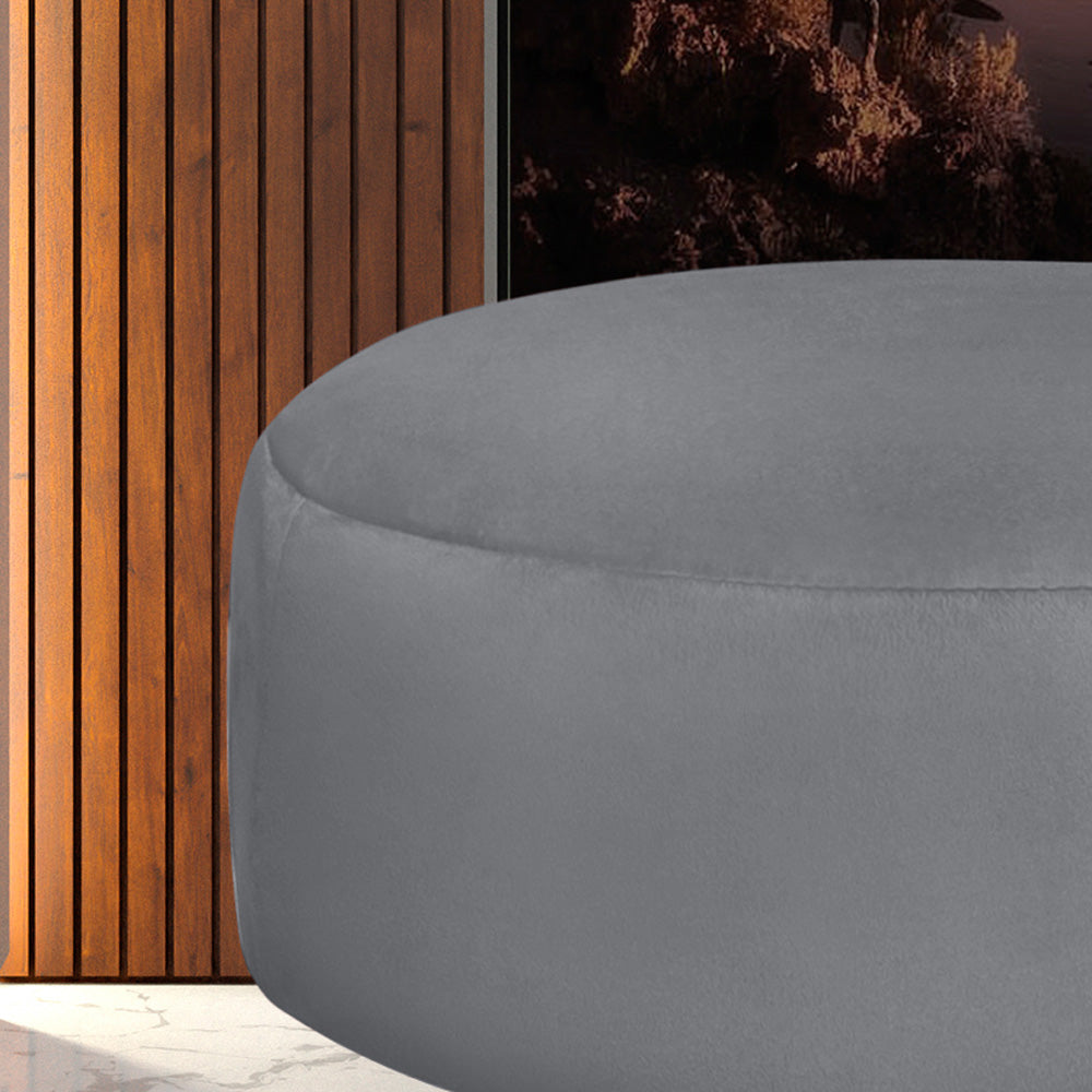 Puff Luanda Redondo Estofado com Pés de Ferro Estrutura em Madeira - LH Móveis