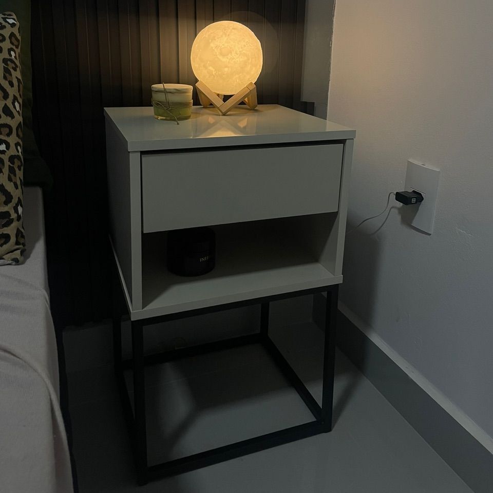 Conjunto 2 Mesas de Cabeceira Sofia Estilo Industrial 1 Gaveta Com Nicho Base de Aço - LH Móveis