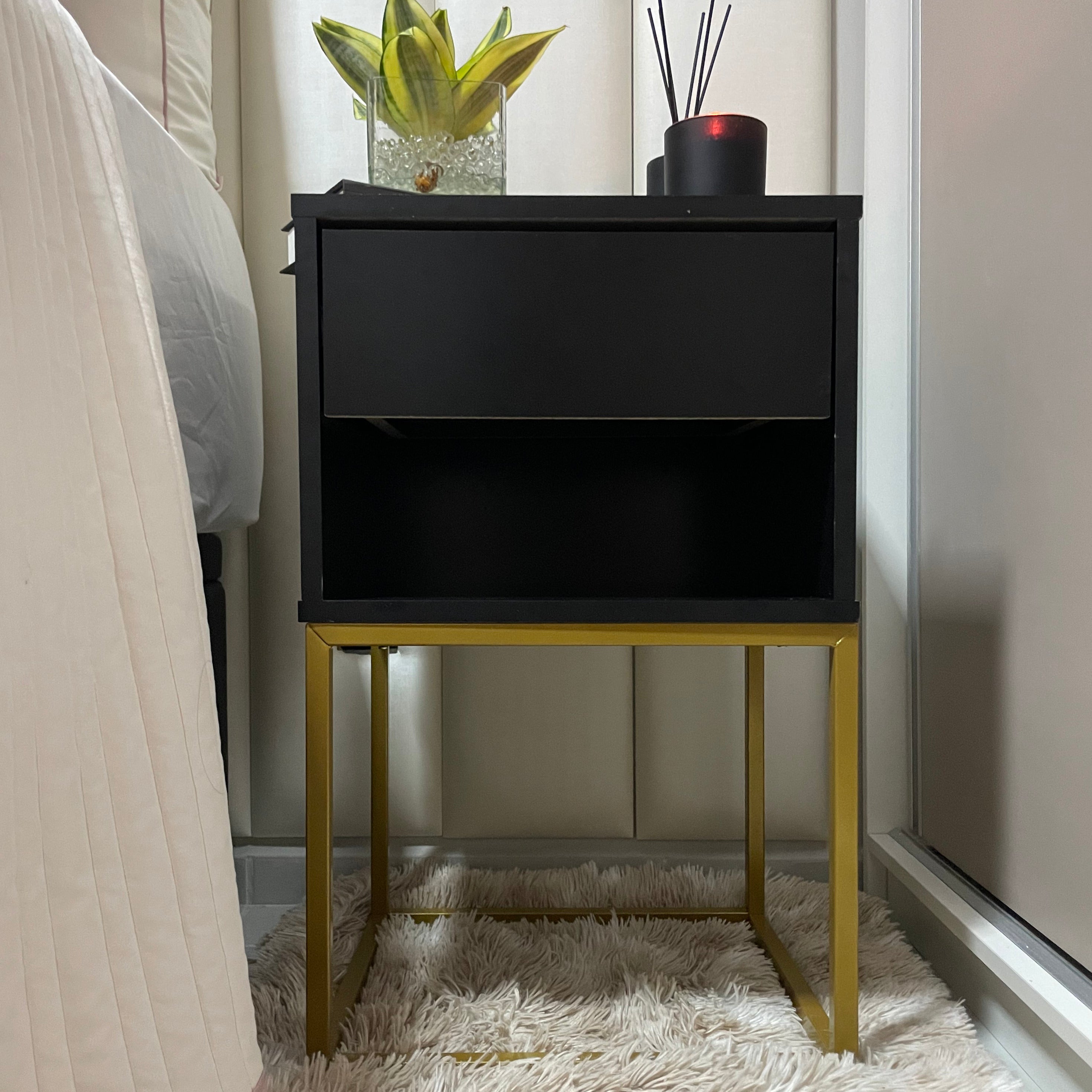 Conjunto 2 Mesas de Cabeceira Sofia Estilo Industrial 1 Gaveta Com Nicho Base de Aço - LH Móveis