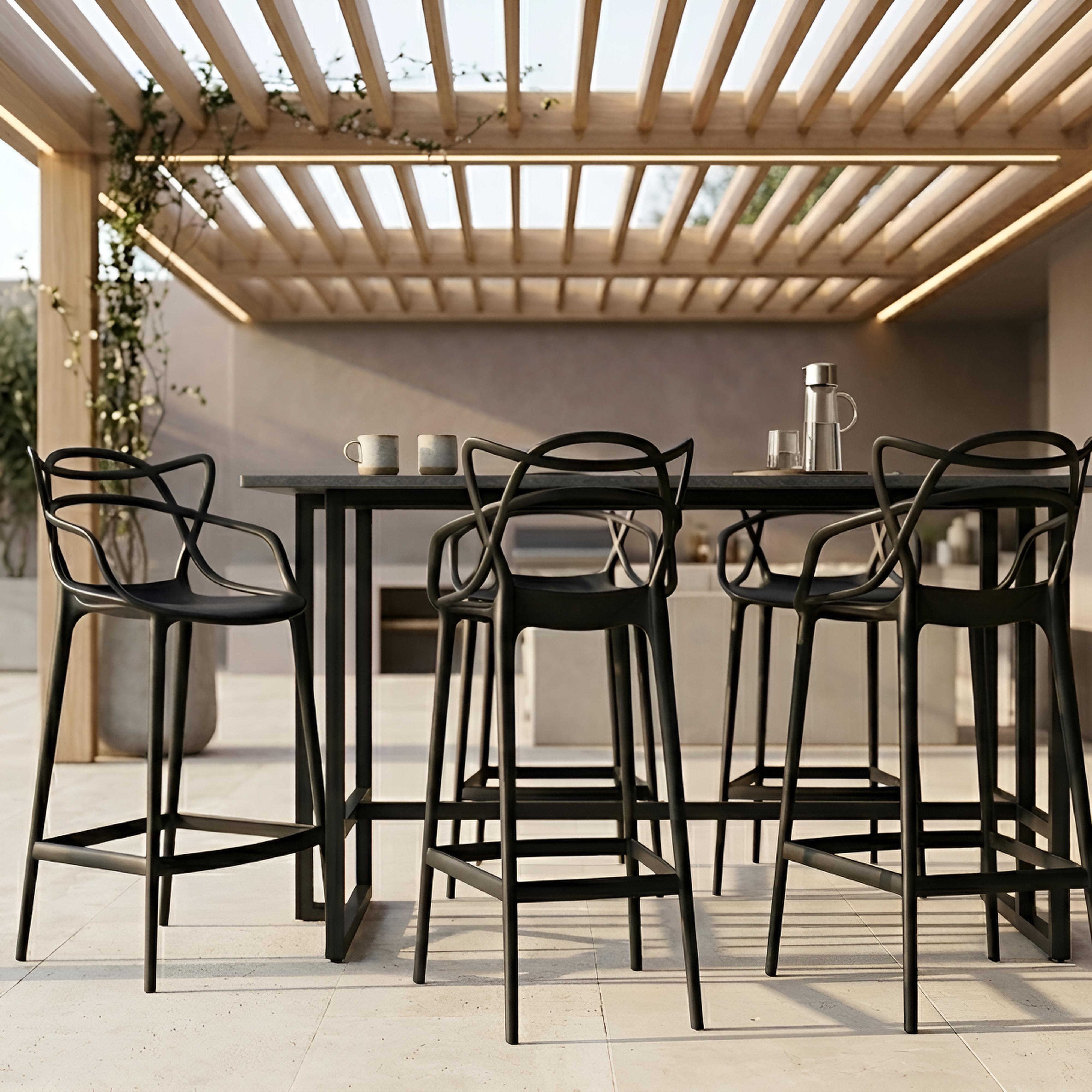Banqueta para Balcão Allegra com Encosto Vazado e Apoio para os Pés Estrutura Reforçada e Conforto - LH Móveis