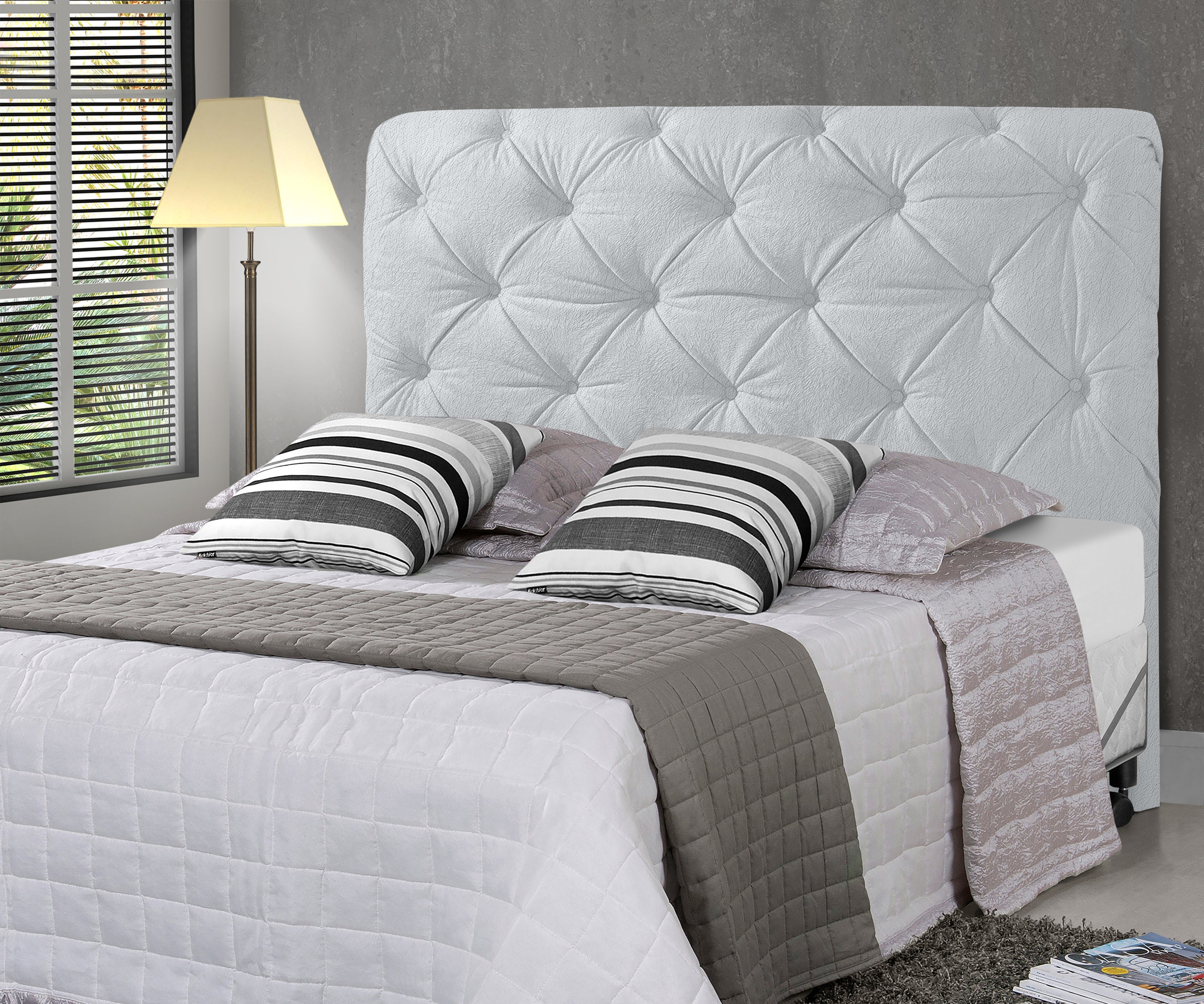 Cabeceira para Cama Box Queen 160cm Montreal Com Pés Detalhe Capitonê Fixação no Box - LH Móveis