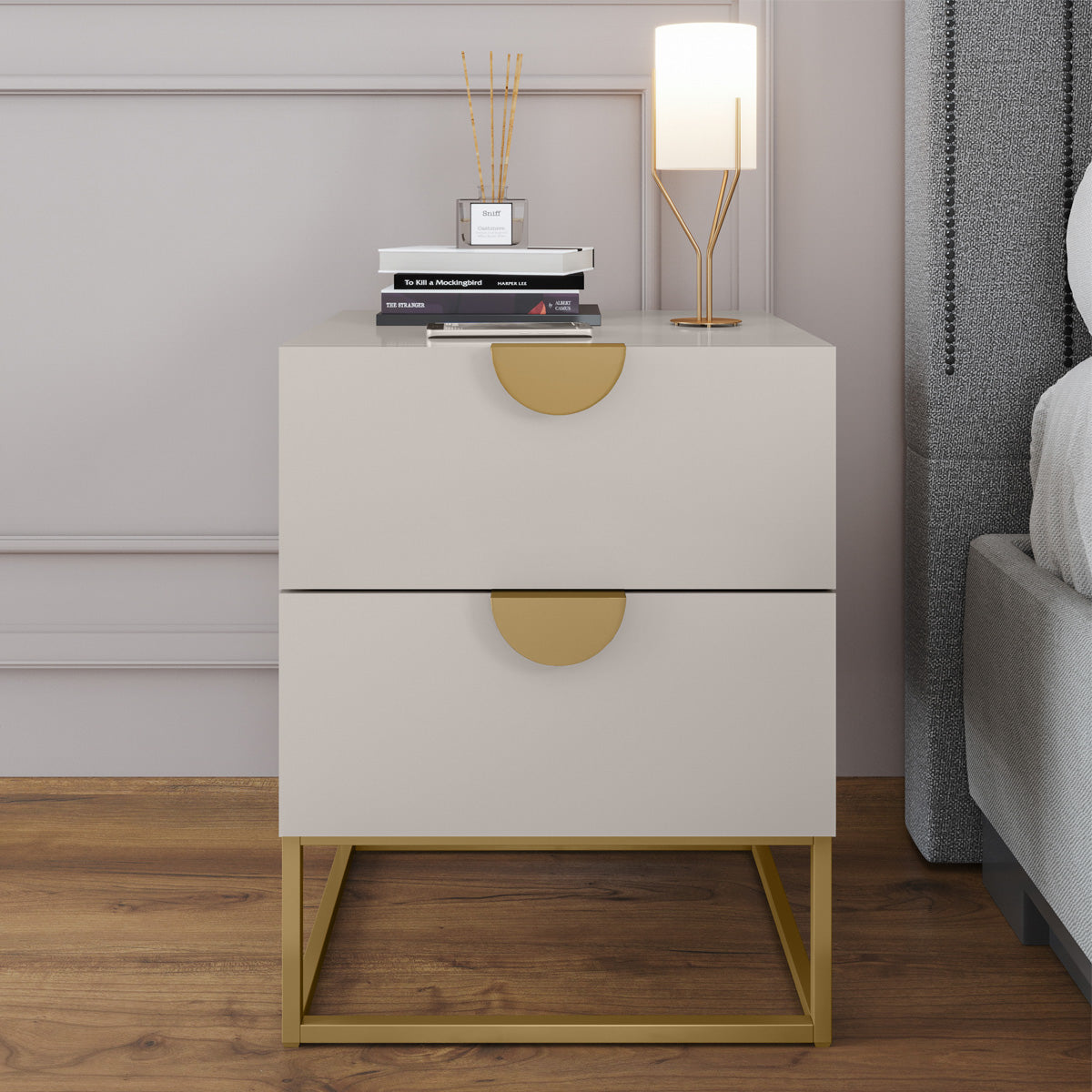 Mesa de Cabeceira Steel Luxo Modelo Industrial Com Pés de Aço e Puxador Meia Lua - LH Móveis